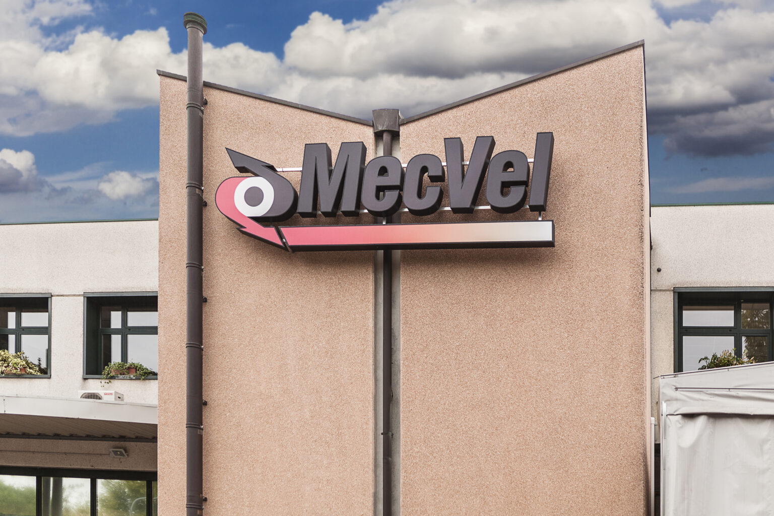 MecVel srl, produzione di attuatori e martinetti